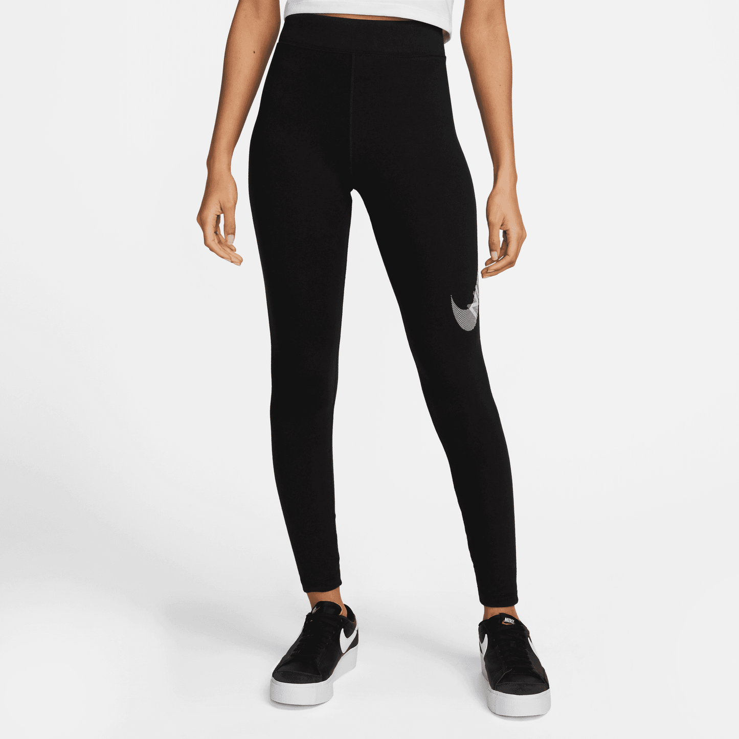 Nike Sportswear Swoosh