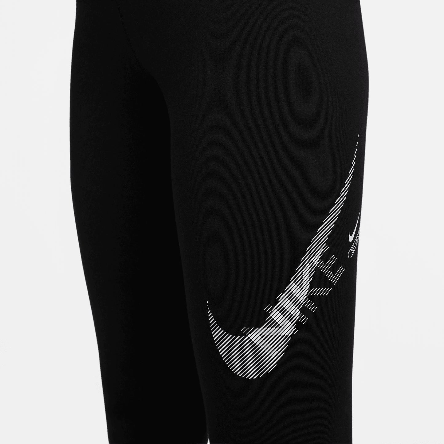 Nike Sportswear Swoosh