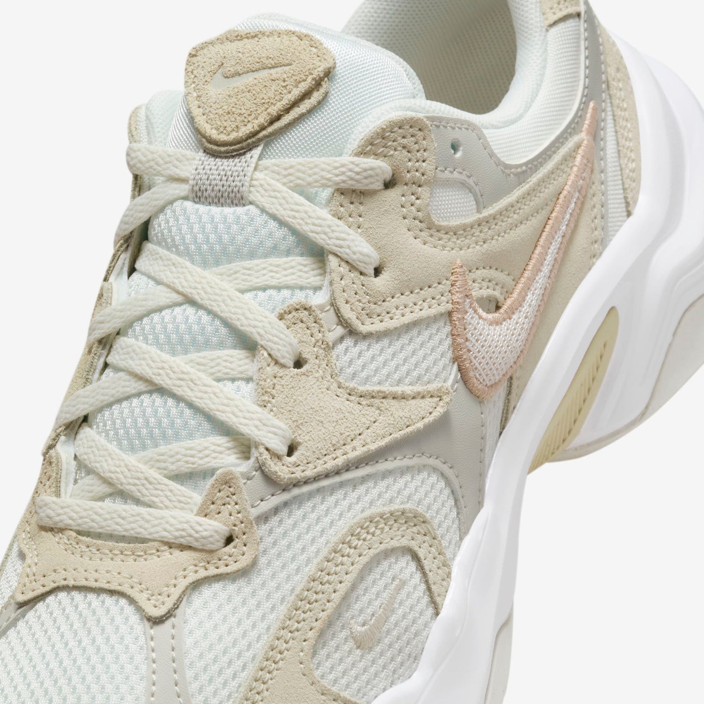 Nike AL8