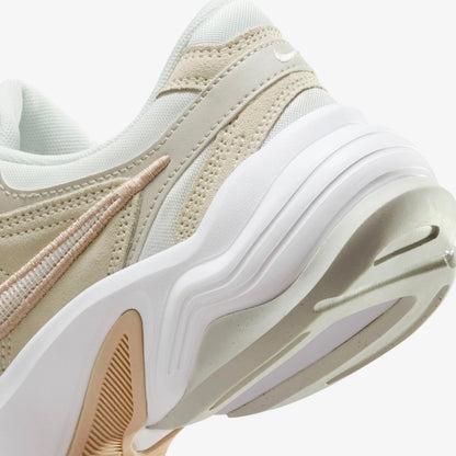 Nike AL8