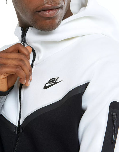 Nike Tech Fleece Windrunner "BLACK-WHITE"